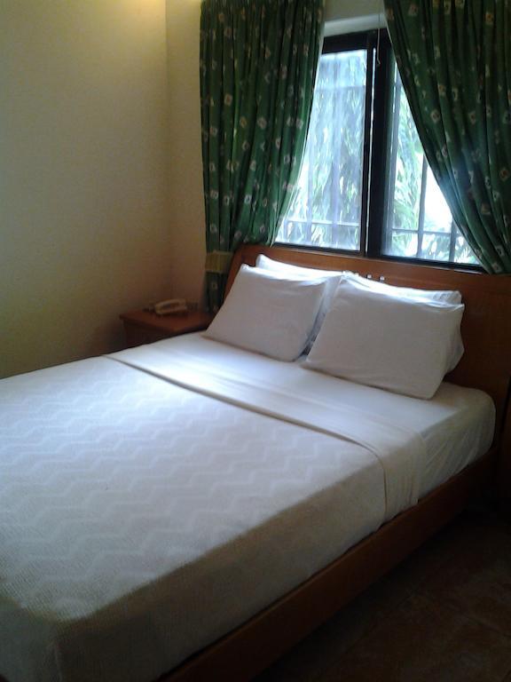 Hotel Georgia Аккра Экстерьер фото