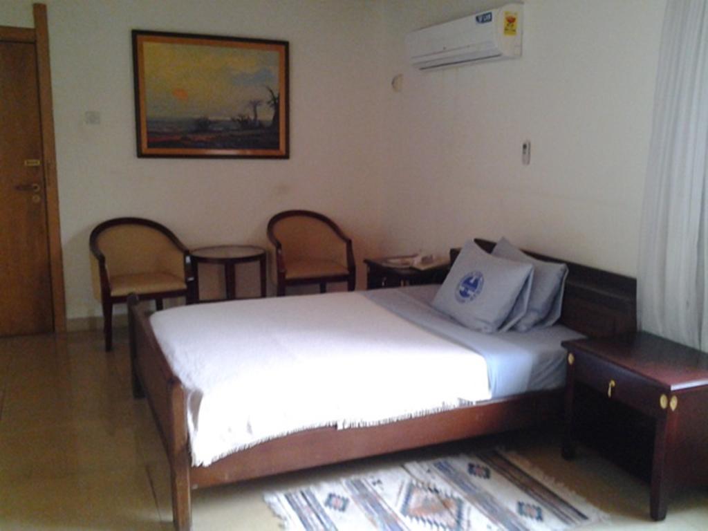 Hotel Georgia Аккра Экстерьер фото
